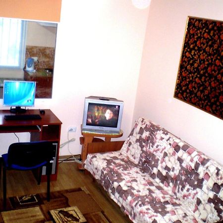 1 Ком Квартира 1 Этаж 3 Дивана, Wi-Fi, Центр Города, Садовая-Чкалова "Сильпо" И "Атб" Отдельный Дом 2 Этажа Mykolaiv Exterior foto